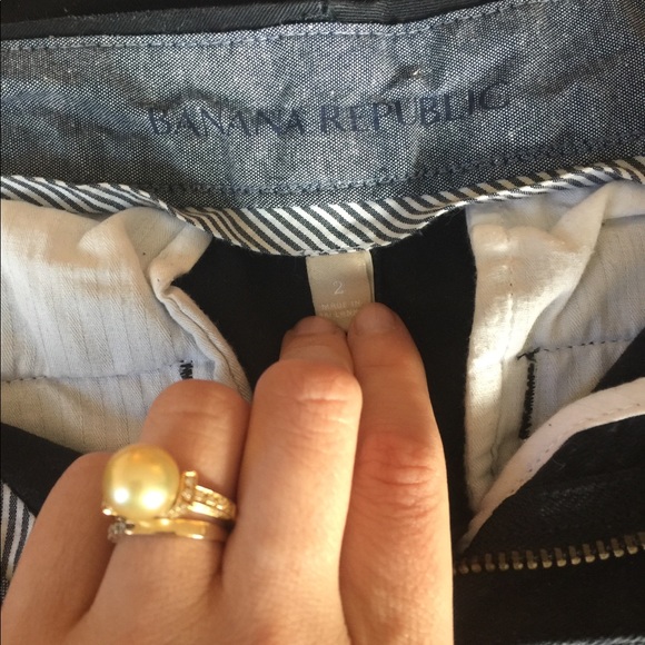 Banana Republic Weekend Chino - Picture 3 of 5